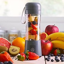 Blender Portable rechargeable via USB avec vos fruits préférés.